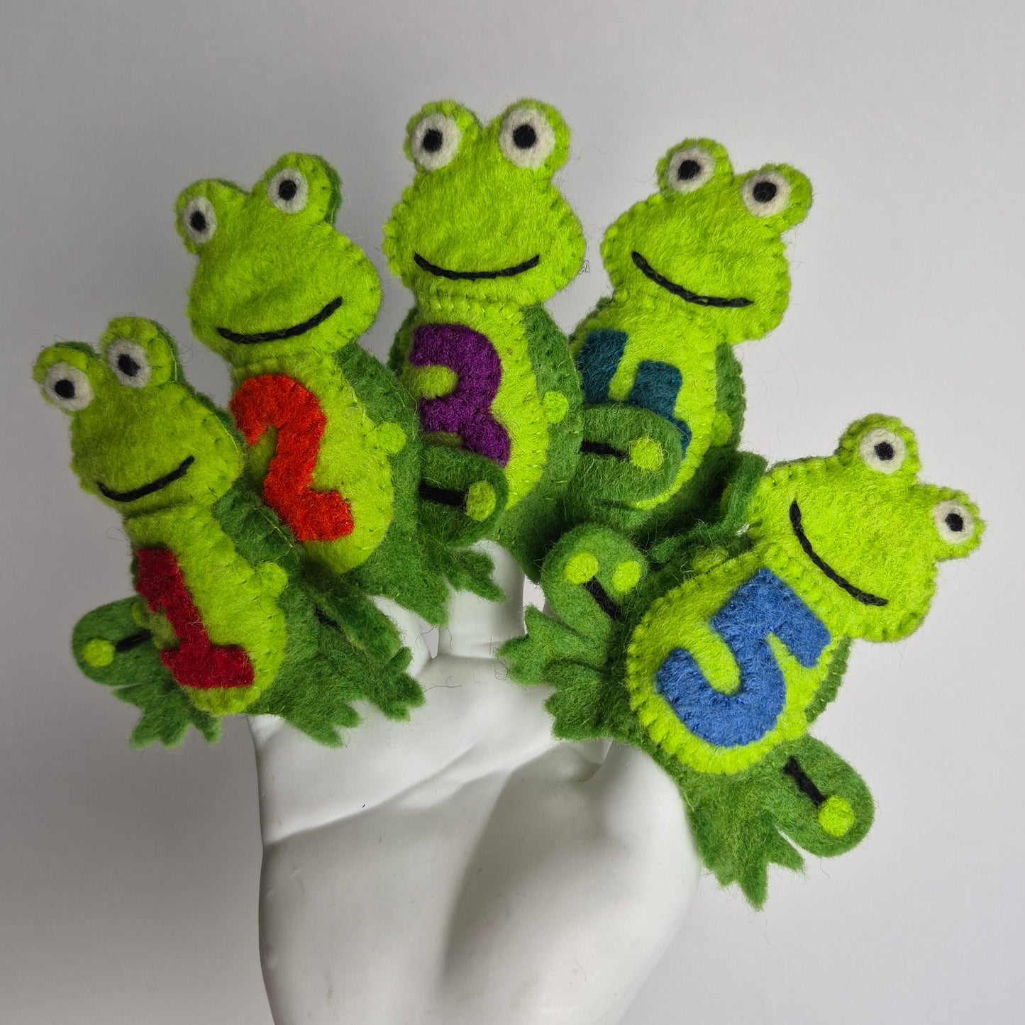Wool Felt finger puppets 5 LITTLE SPECKLED FROGS SET